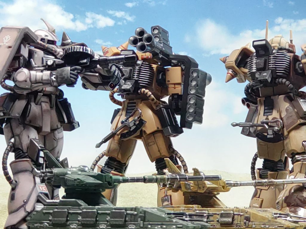 ここは俺達に任せて、先に行け!!戦友の背中が頼もしい…