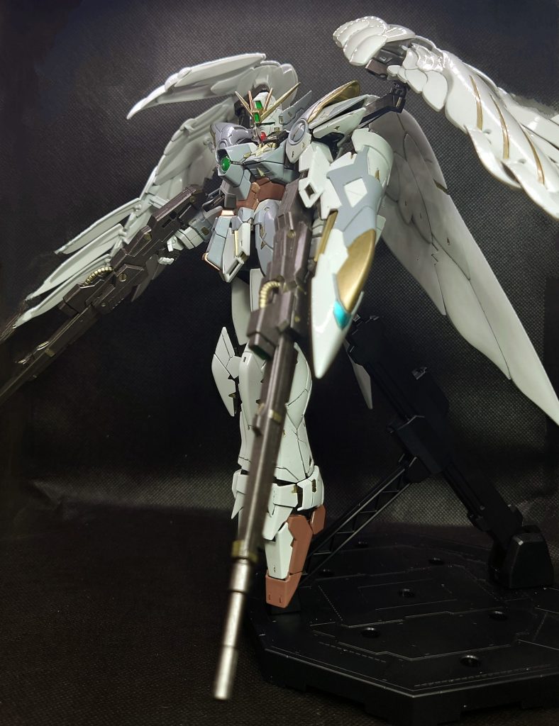 デカールは他で使いたいので今回は貼りません。