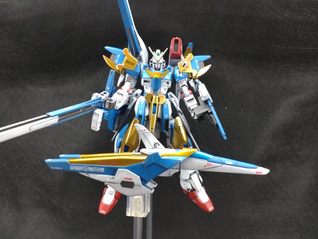 小型MSのV2でHGだと各パーツが小さいので老眼にはかなりキツかったですね〜!最後までご覧いただきありがとうございました!