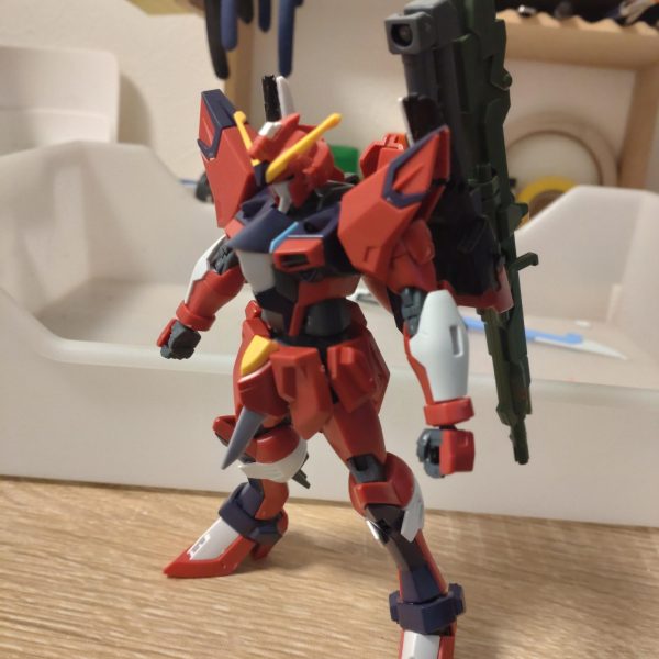 今製作中のイモータルジャスティスが一応の組み上がり記念に投稿！記念というより、組んでみて予想以上に思った通りにデスティニーになってて嬉しくてあげました^^;製作中の写真などもあげておきます。残りの作業はデカール、スミ入れ、ソードなどのクリアパーツ塗装など。全て終わったら完成品としてあげ直す予定です。（2枚目）