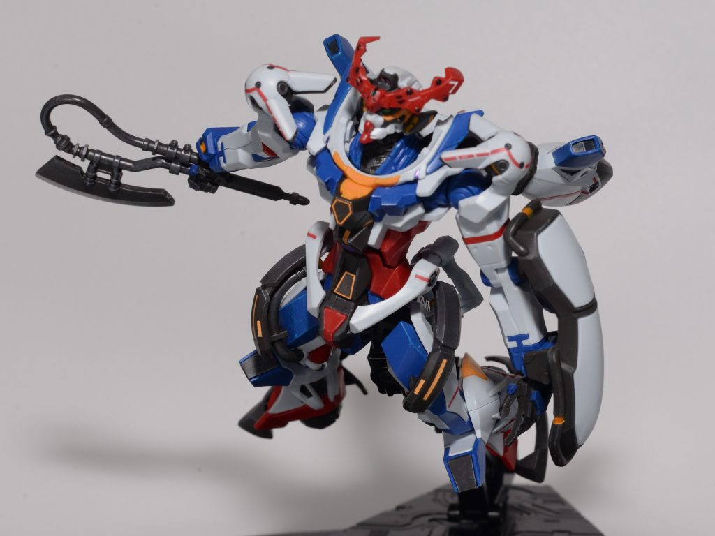 墨入れはせず、ランナー状態で成形色より少し淡い色で全体にドライブラシをかけてハイライトを入れ、エッジを強調してみました。