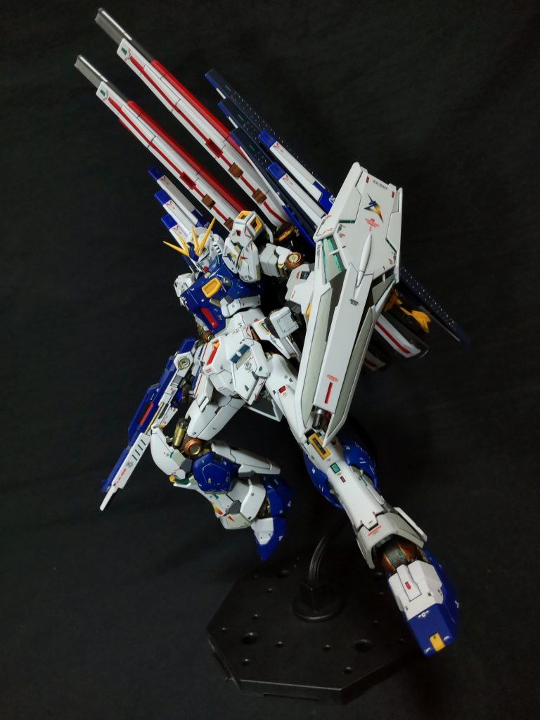 出撃、「νガンダム、行きま～す！」