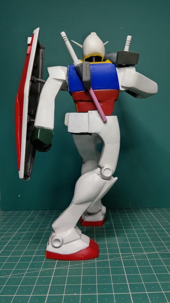 背面笑ってやって下さい