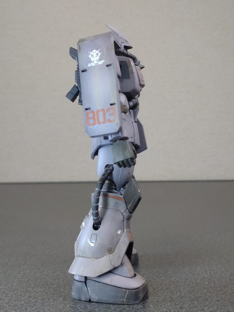 デカールはシルバリングを起こさないようにデカールフィットを塗り張り込みました