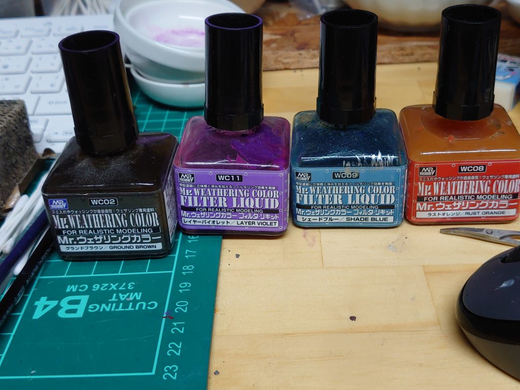 ウエザリングカラーは↑の4色を使いました。