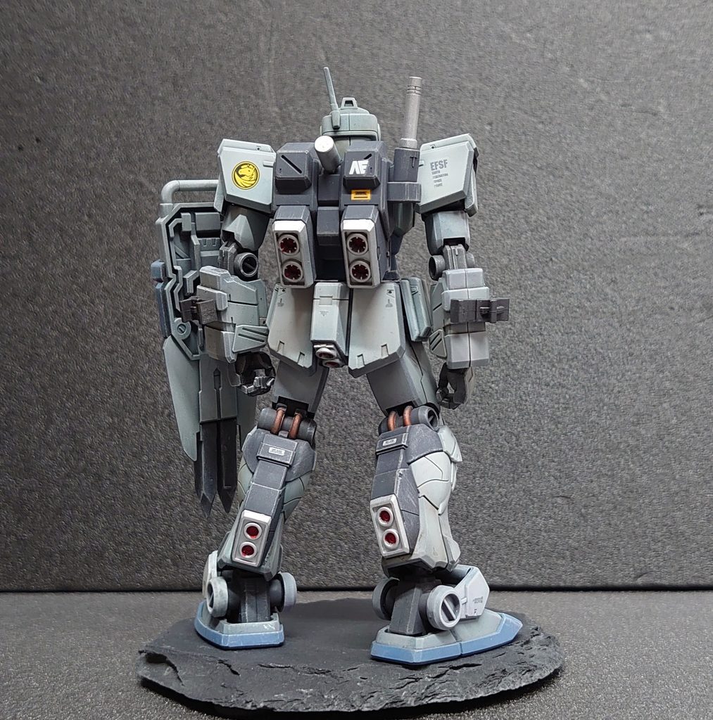 関節などシタデルカラーで筆塗補色しています。