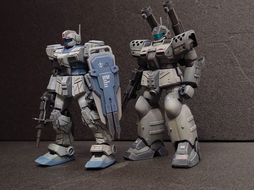 ガンキャノンと並べてみました。以外にジムの方が小さいのねー