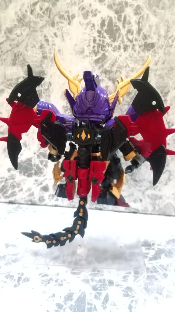 頑駄無闇元帥 怒嵐吼(ドランク)防御形態ガンダムエピオンが元ネタなので、エンドレスワルツ版のガンダムエピオンの追加装備 シュツルム・ウント・ドランクを再現こちらは両腕に紅蝙蝠(レッドバット)の翼が付き、バックパックに盾と火登攏刀(ヒートロッド)を装備させた防御形態嵐のように 怒り 吼える といった感じで漢字を調べ付けました