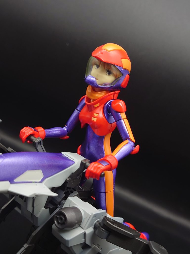 乗ってるバイクみたいなのは、最近発売になったオプションパーツセットのメテオホッパーです。