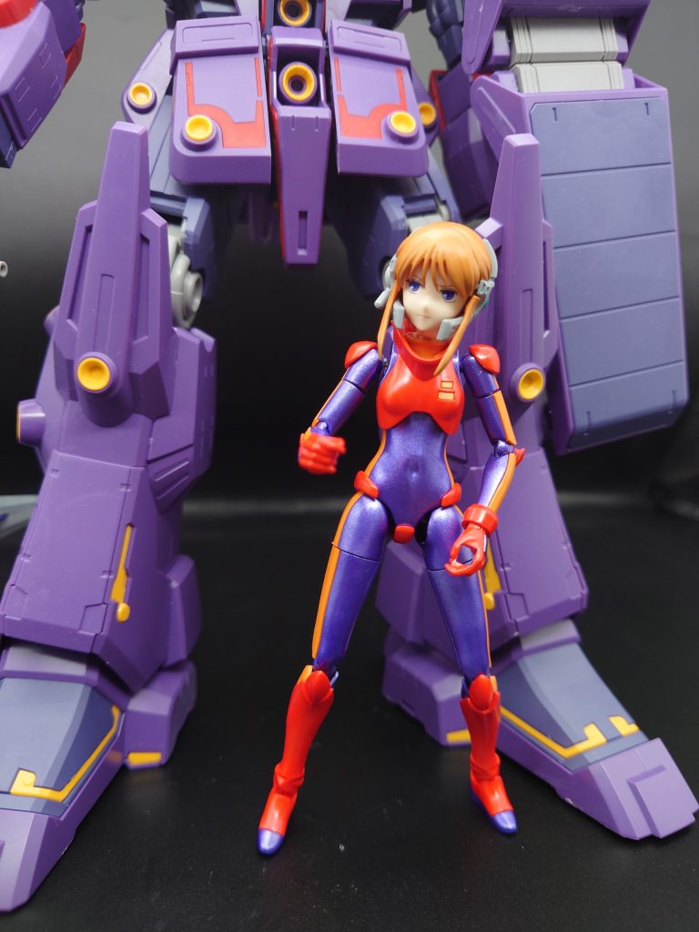 キラッと光るパープルカラーは香坂きのさんプロデュースのドむらさきなんです！