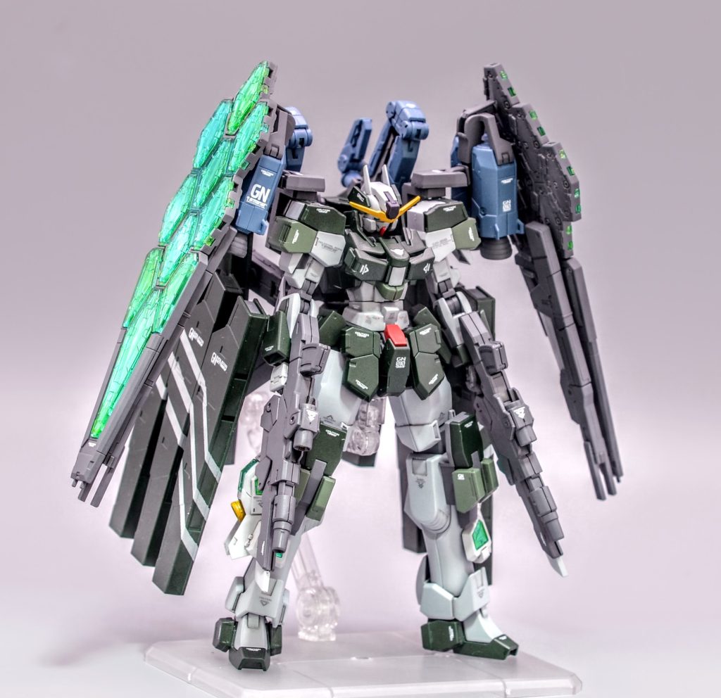 エルス戦で大破したサバーニャを改修、GNHW【グラスフェザービット】を追加装備しています