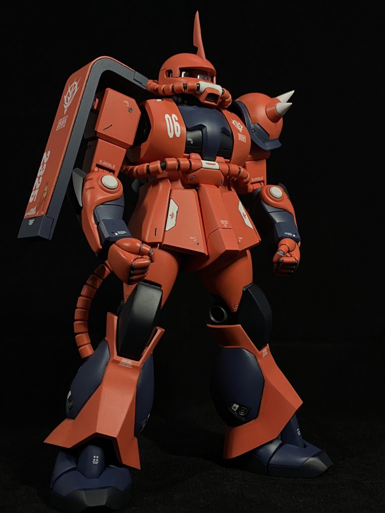 斜め下からのアオリです。ハンドパーツはBRICK WORKS さんの 80'sパワーハンドを使っています。