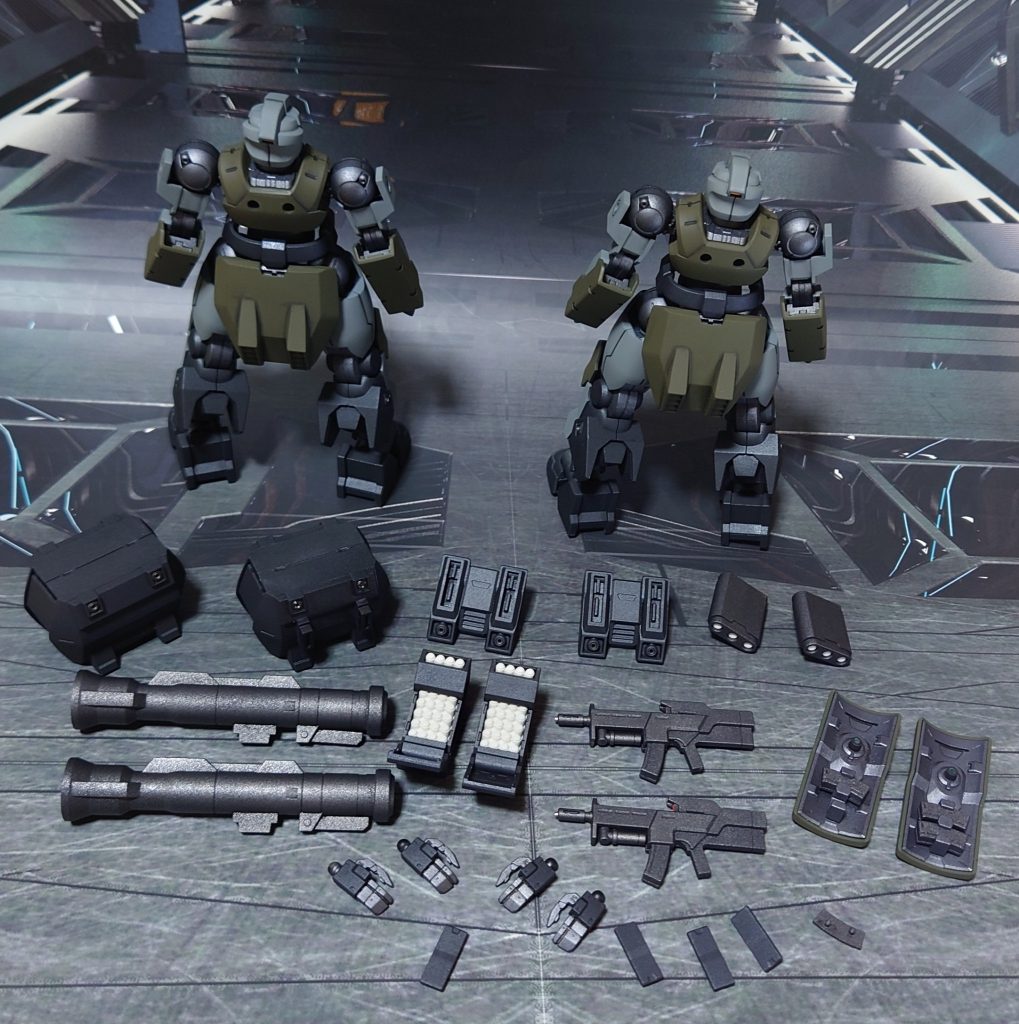 おかわり2機分の付属品一式。■塗装レシピグレー:黒サフ→軍艦色→つや消し緑:黒サフ→オリーブドラブ→つや消し黒:黒サフ→メタリックブラック→つや消し関節類グレー:黒サフ→ガンメタル→つや消し武器類グレー:黒サフ→メタリックグレイ→つや消しドローン・グレネードランチャー白:グランプリホワイト→つや消し頭部クリアパーツ:市販シール素材を使用→光沢その他墨入れ・部分塗装:ガンダムマーカー各種