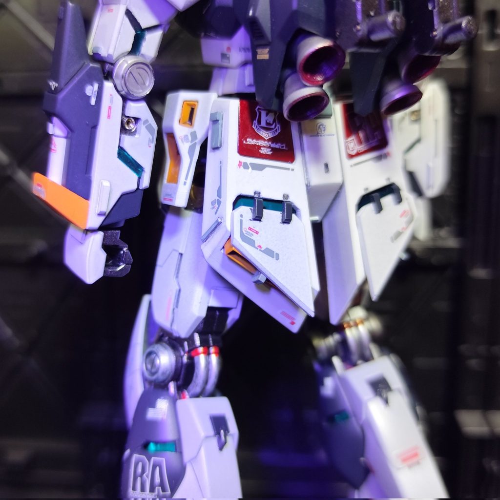 後ろから見るとこんな感じ。頑張った割に地味ですが、ふくらはぎのキラリがなかなかいいでしょう?