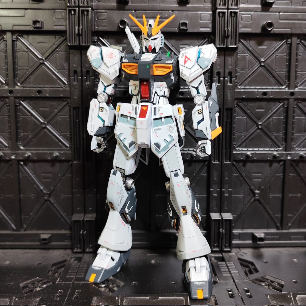 立ち姿はこんな感じ。