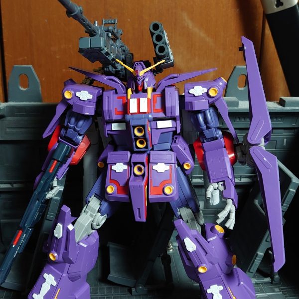 フルアーマーにしたかったのですが1/60パーツ不足により断念かわりにサイコのバリエであるフルバーストのマークⅡ版のようなものを目指して作成中です(`･ω･´) （2枚目）