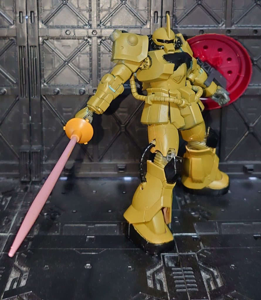 グフが近接機体なんでギャン兵装も似合います(`・ω・´)ベースの改造されたグフカスタムは@unluckyjack0905さんにいただいたもので肩の改造はそのまま 