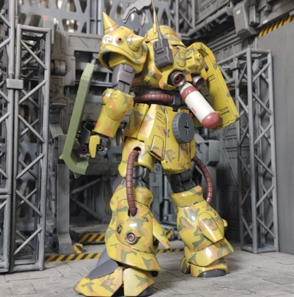 活動時間短めとの設定なので、燃料タンクをつけてモリモリ動けるように