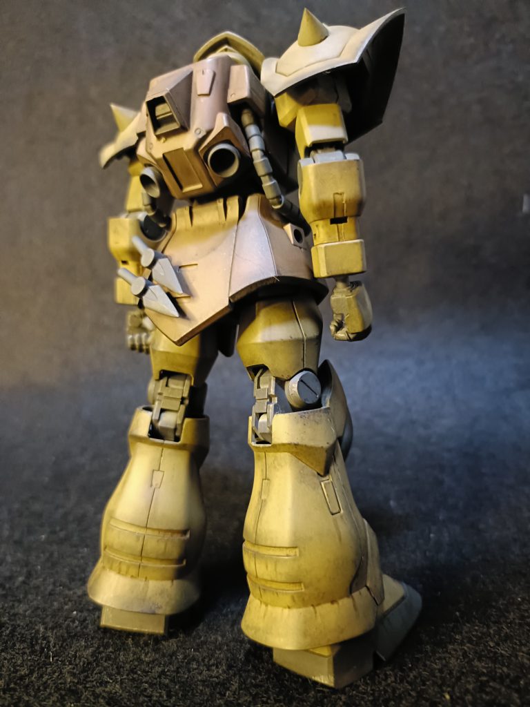 背面。イフリートシュナイドの魔改造品です。