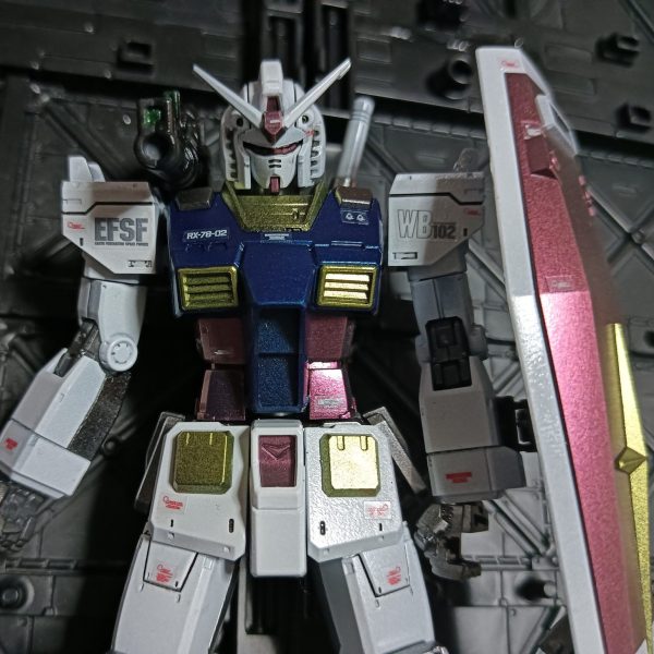 オリジン版ガンダム　メタリック？