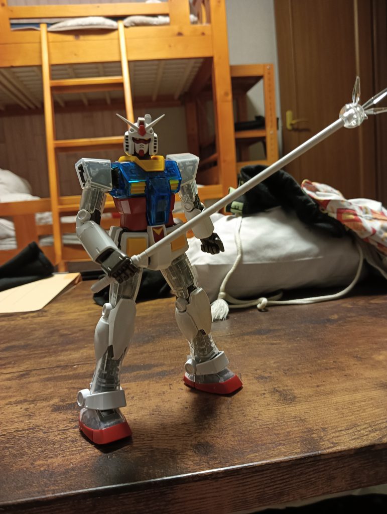 ジャベリンを持たせるとこんな感じデカい