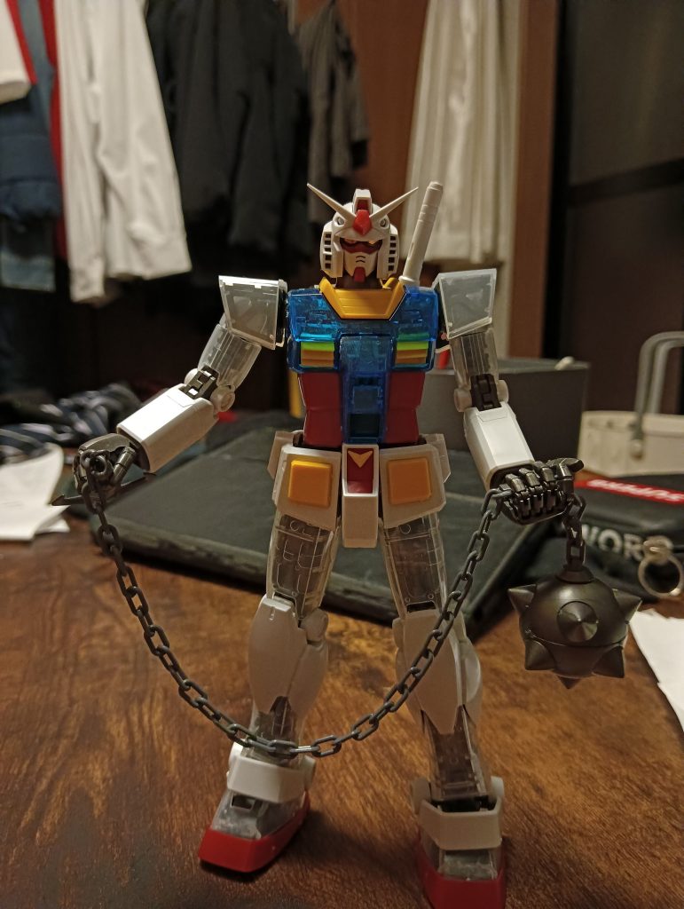 ﾃｯﾃﾃｰﾝガンダムハンマー、ジークアクスの白いやつも持ってたね