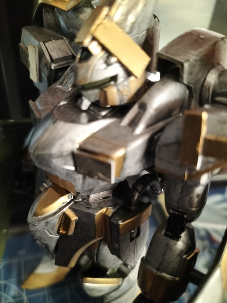 頭と胴をプラバンでアーマー風に