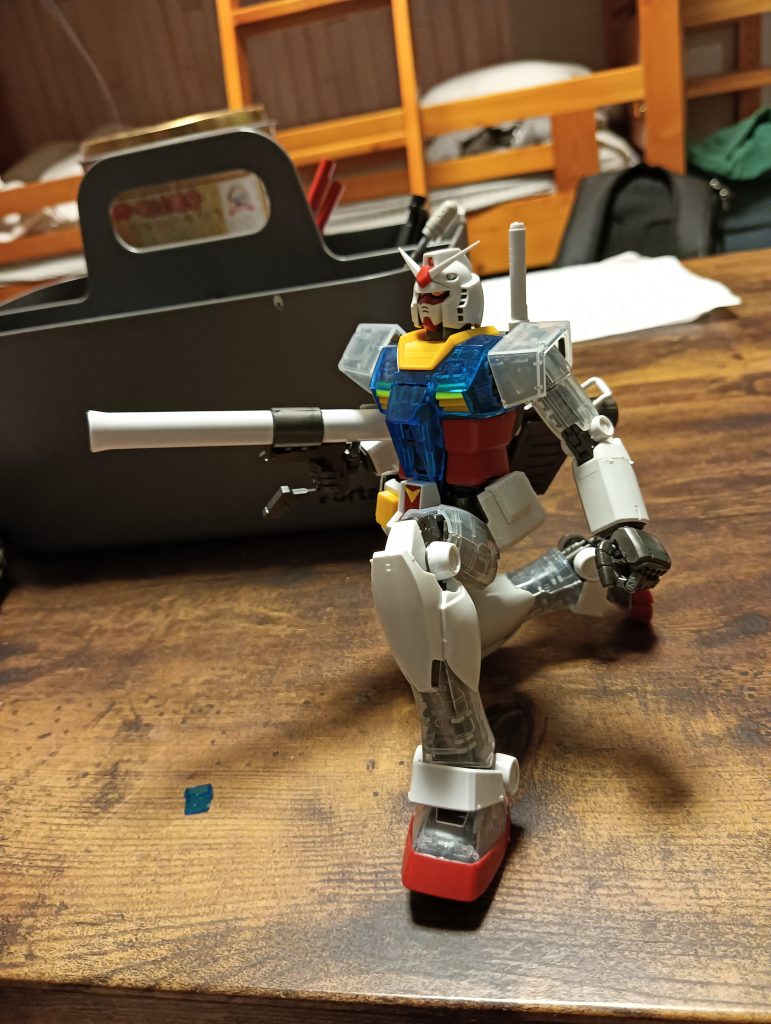 ちなみにこうやって構えるポーズも撮れる