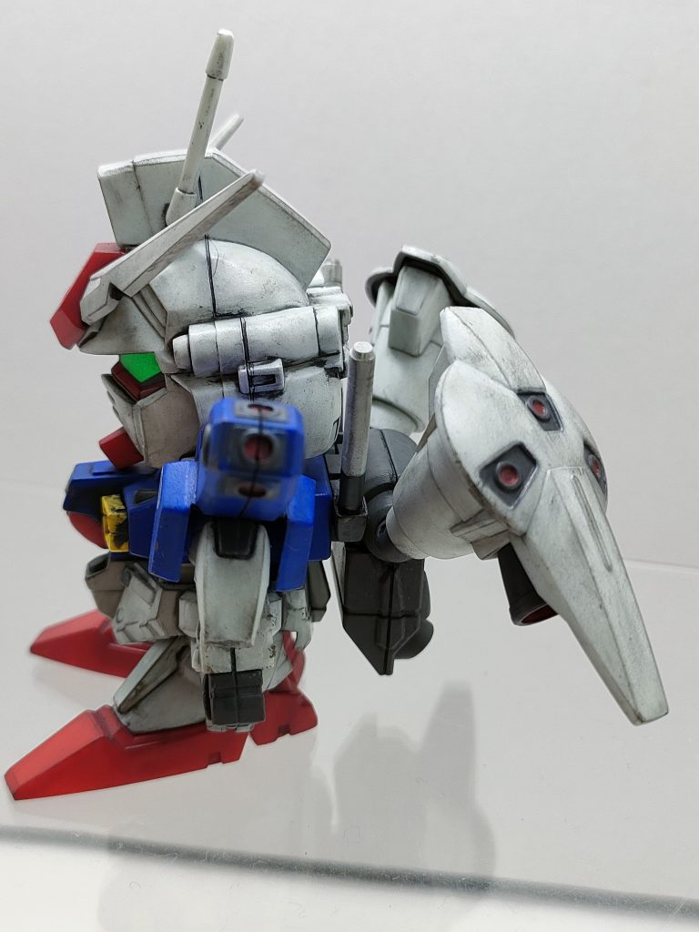 半艶トップコートタミヤのダークグレーの墨入れでウォッシング＆水性の焼鉄色でチッピングデカール貼り付けウェザリングマスターのススでエッヂ強調つや消しトップコートでフィニッシュです!!