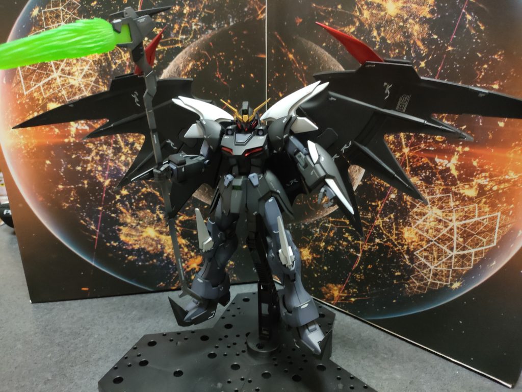 ポージングは塗装ハゲが怖いのと面倒くさいのでこのポーズで。