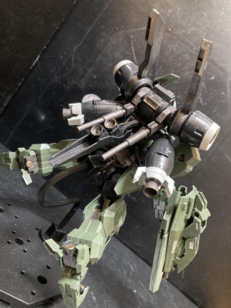 後ろです。ボリノークサマーンのバックパックこんな感じだった気がする。