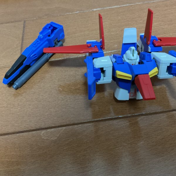 投稿2回目です。hgzzガンダムを改造しています。現在コア・トップが完成しました。アンテナを外せば完全変形します。（2枚目）