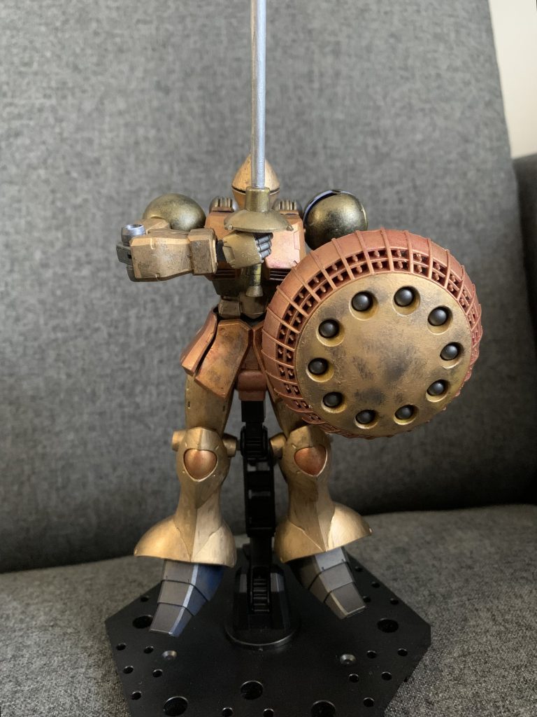 想定では全身金色で、一部クリアレッドの上から金色を塗装してほのかに赤を含ませたかったのですが結果的に銅になりました。まぁバランスよくできたので結果オーライです。