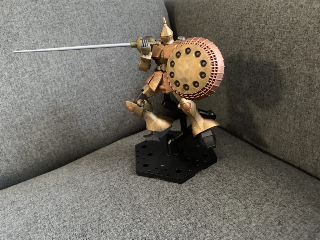 武器はランナーを削ってサーベルにしました。ランナー加工は初挑戦でしたが作って良かったです。