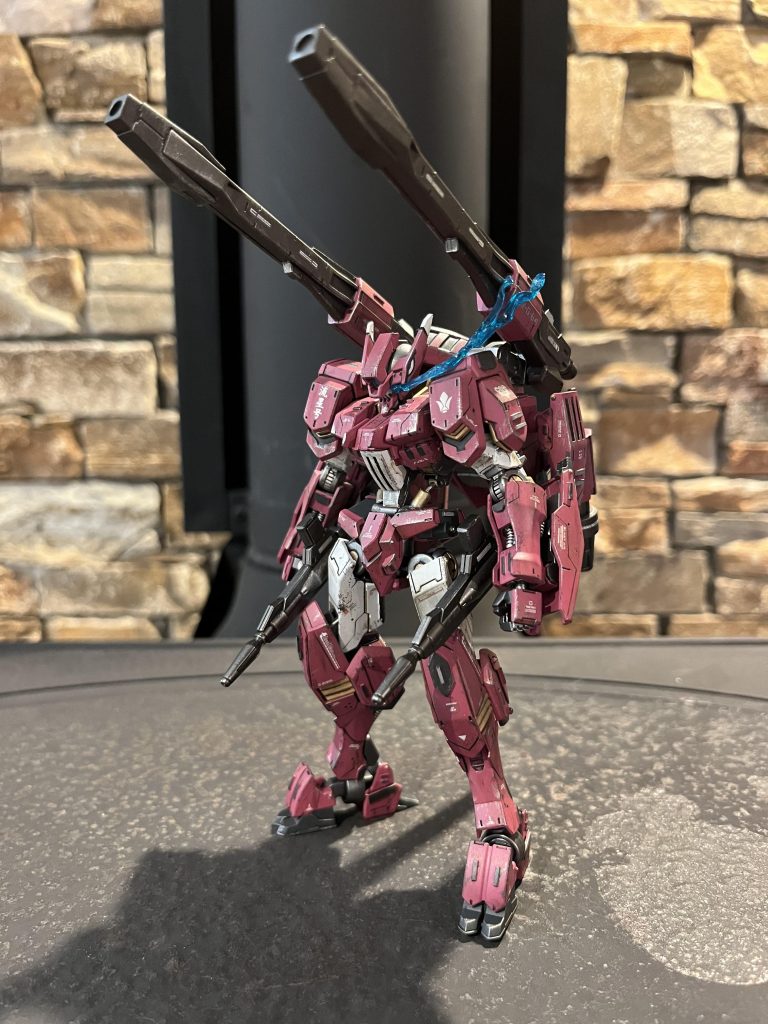 先ずは素立ちから!今回も鉄血機体なのでウェザリングもしっかり入れました!