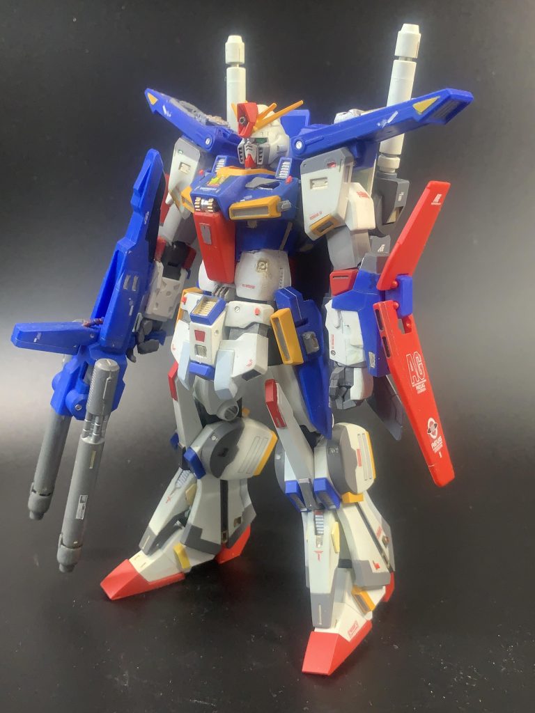 全体的に暗い感じがするのは今回はトップコートにクリア(光沢)ではなくフラット(艶消し)を使用しているからと思われます。