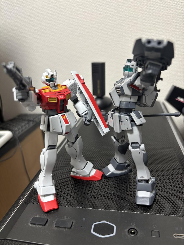 腰はボールジョイントを仕込んだので様々なポーズに対応した動きができます。最新作よりもよく動くジム…w