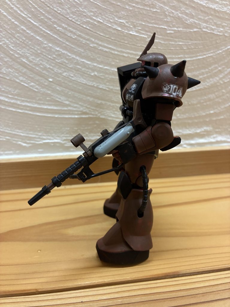 ザクマシンガンにハセガワ模型の一式戦闘機の増槽を取り付けてみました