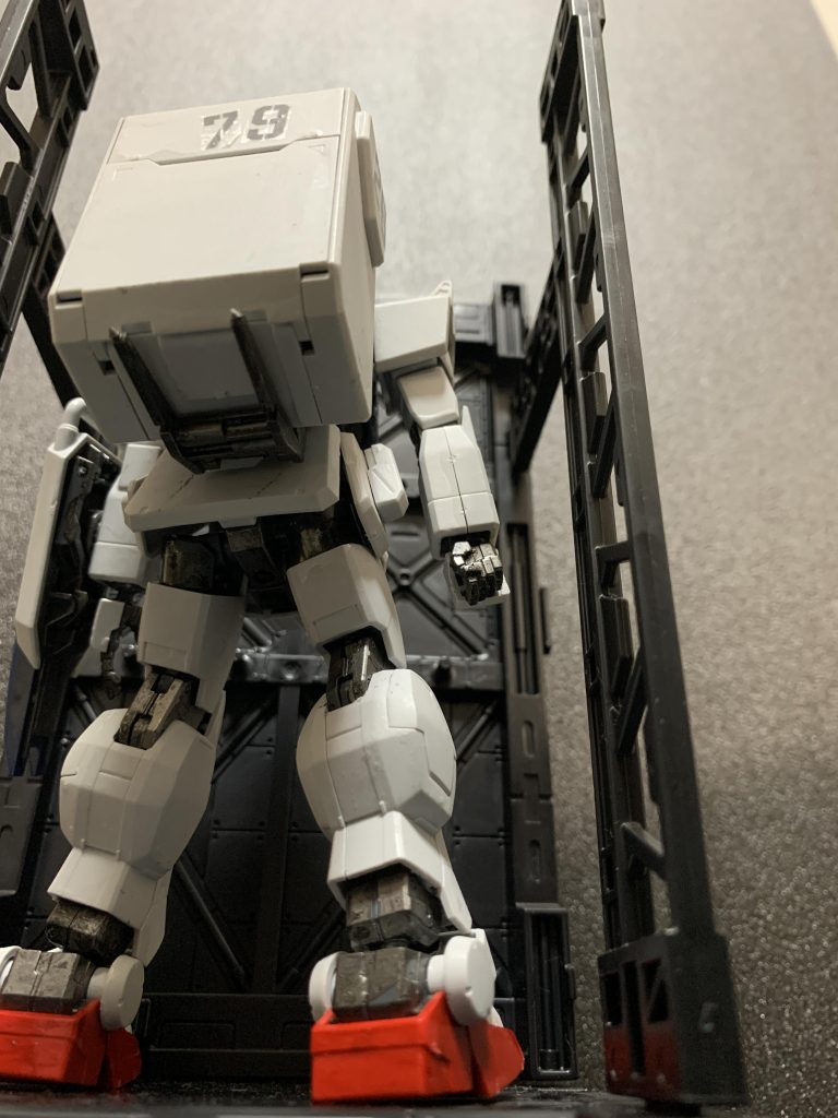 格納庫–2枚目/制作者：匿名