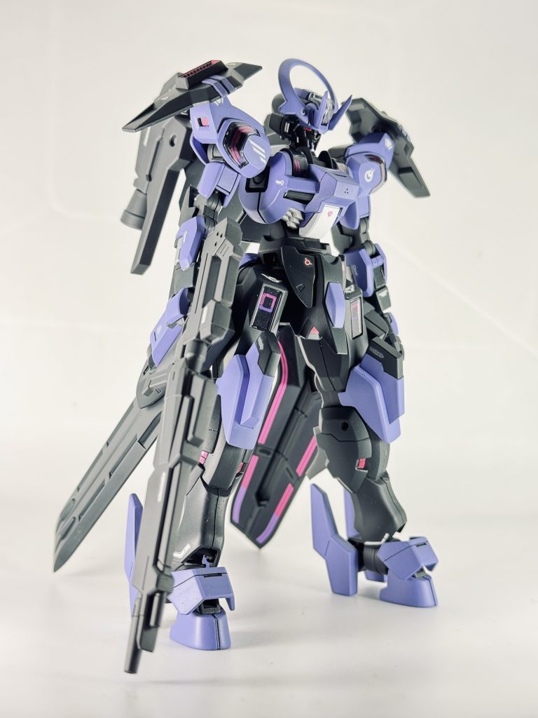 マシンガンには銃身を追加することで主役機のビームライフルっぽくもできるようにしました