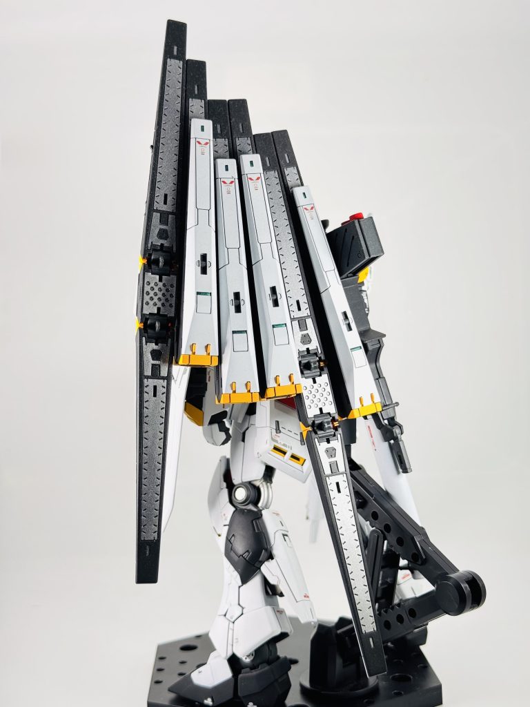 ファンネル作成してる時は同じパーツをひたすら加工していて気が狂いそうになりました😅完成してみれば満足度は高いんですけどRGは小さなパーツも多くて大変です