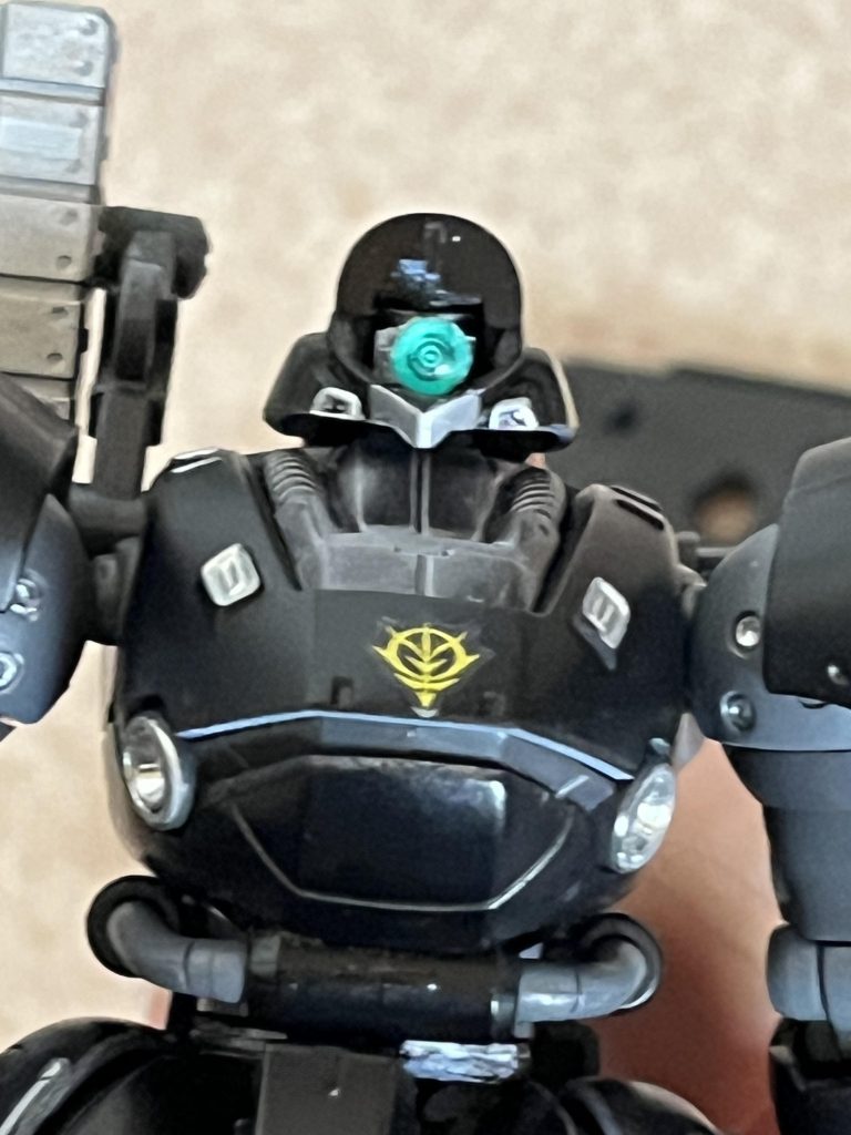 モノアイは30mmの3dシールを使用しました。