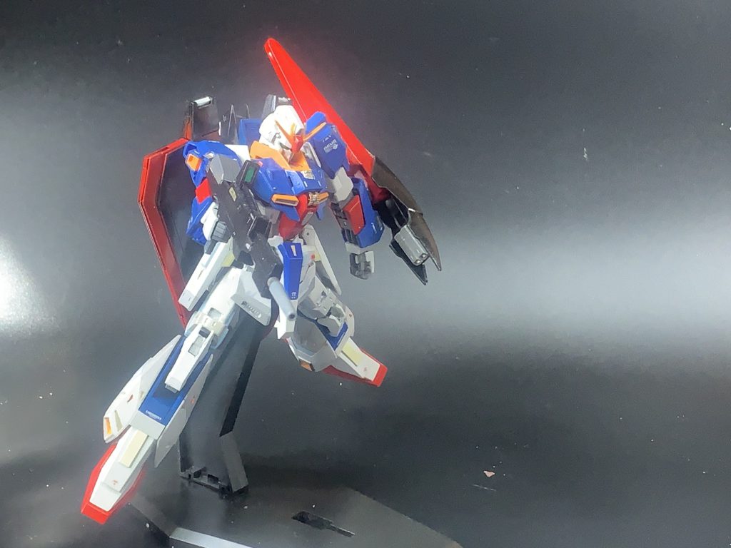 ゼータガンダムは他のガンダムと一線を画すスタイルですが唯一無二のカッコよさがありますよね。歴代ガンダムの中でもゼータが一番好きという人が多いのもわかります。