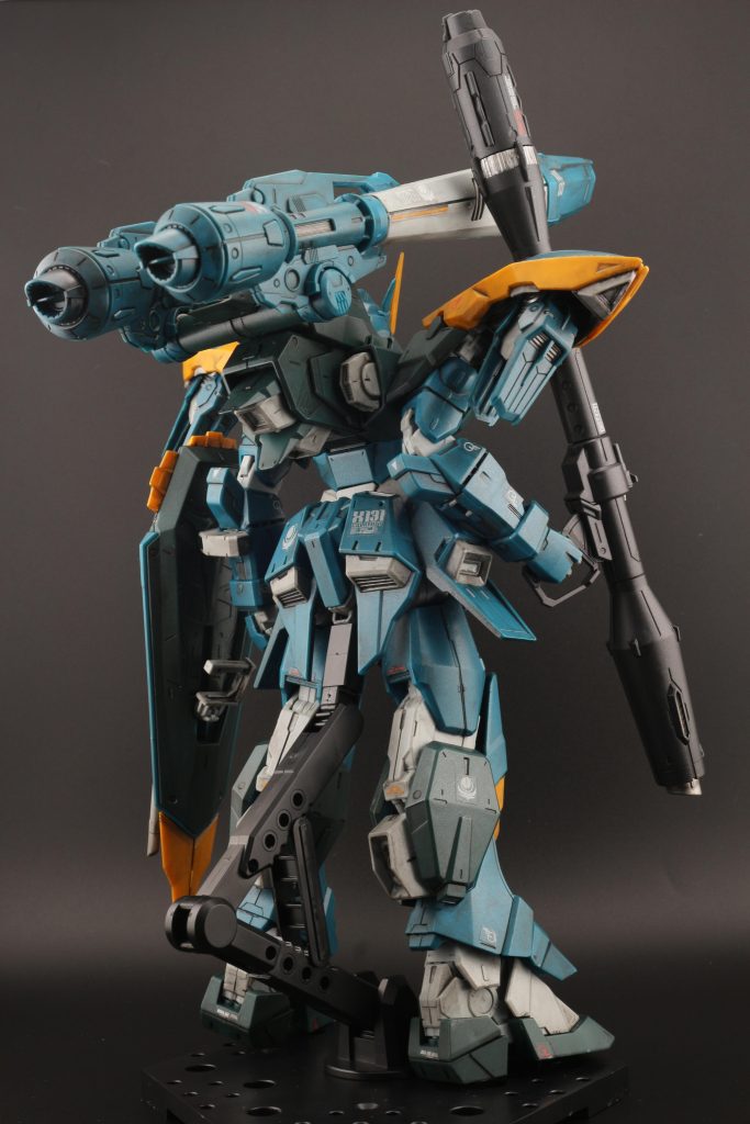 胸にはICピンを入れてます