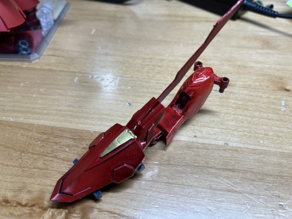 上の3ミリ穴にこれを入れて完成です。ペーネロペーを意識しました。