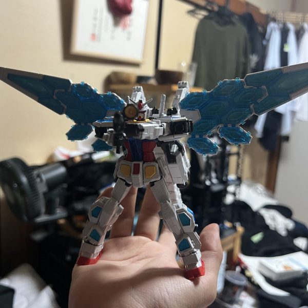 ガンダムグラスフェザー装備