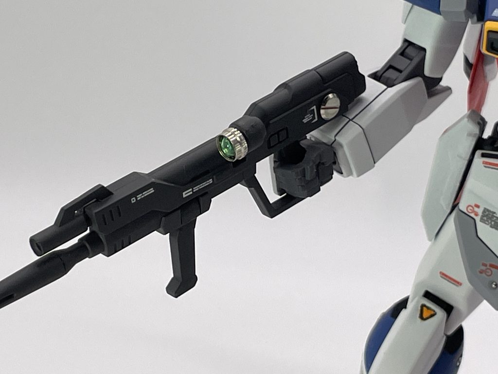 ビームライフルは、スコープをグリーンレンズに変更し、マイナスモールドを追加！