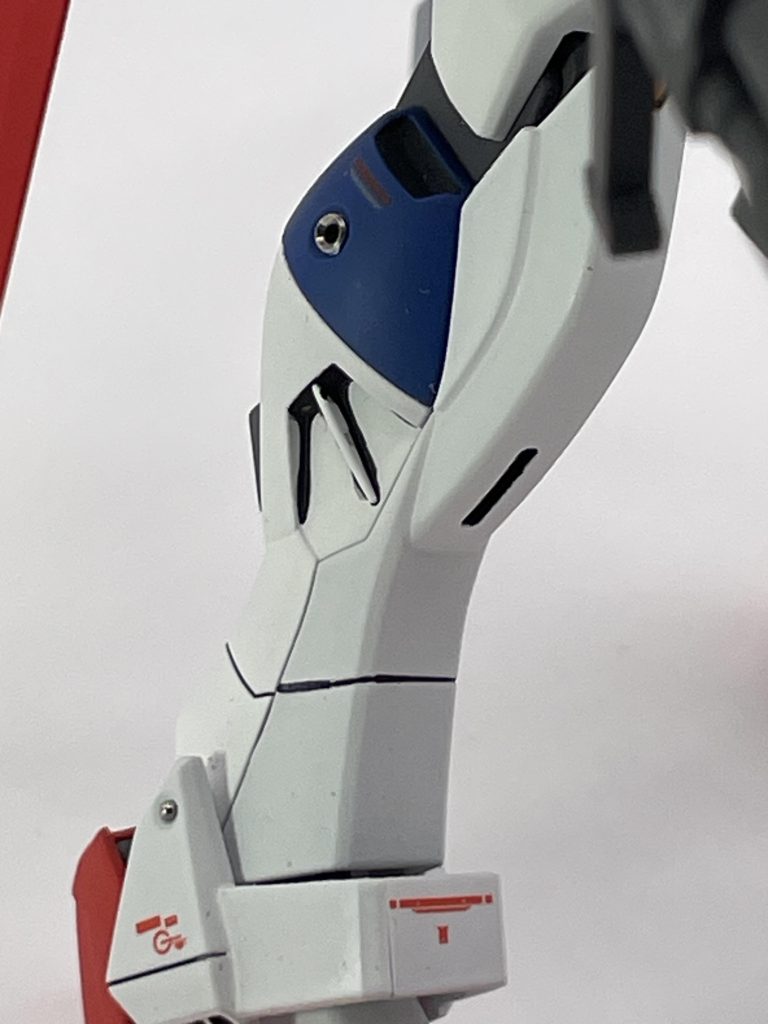 脚部にもスラスターを追加！