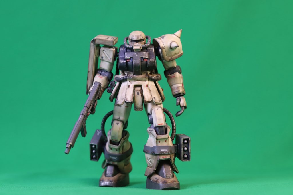 グリーンバック背景に写真を撮ってphotshopで本体を抜きます。写真を撮る時にCGと実際の角度を決めておかないと2Dと3Dが上手く噛み合わず大変でした。プロって凄い