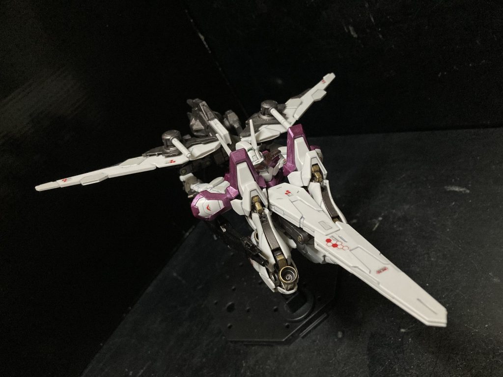 飛びそうな感じに見えればイイかな、と。